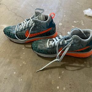 Nike men’s sneaker boots